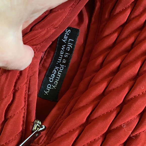 Gallery Women Water Resistant Red Stretch Quilted Lightweight Zippered Jacket - Picture 7 of 13